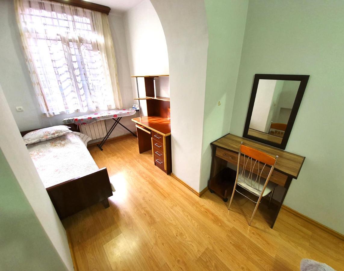 Cozy Apartment Near Opera House Єреван Екстер'єр фото