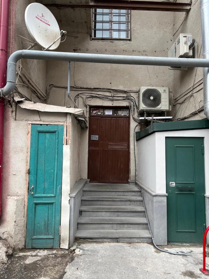 Cozy Apartment Near Opera House Єреван Екстер'єр фото